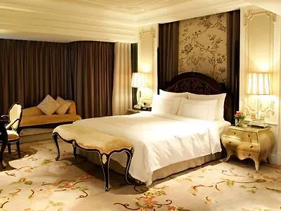 L Arc Macau