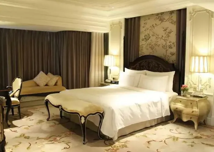 L Arc Hotel