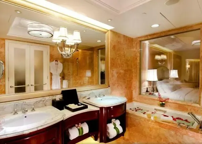L Arc Hotel 4*